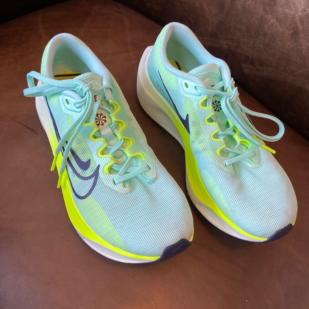 Women’s Nike Zoom Fly 5. Size 9. Color: mint foam. DM8974-300